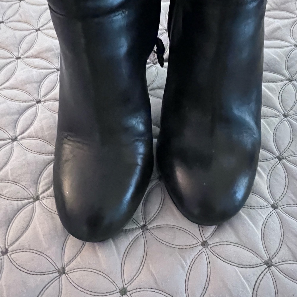 Tory Burch Bootie 6.5 - Picture 4 of 7